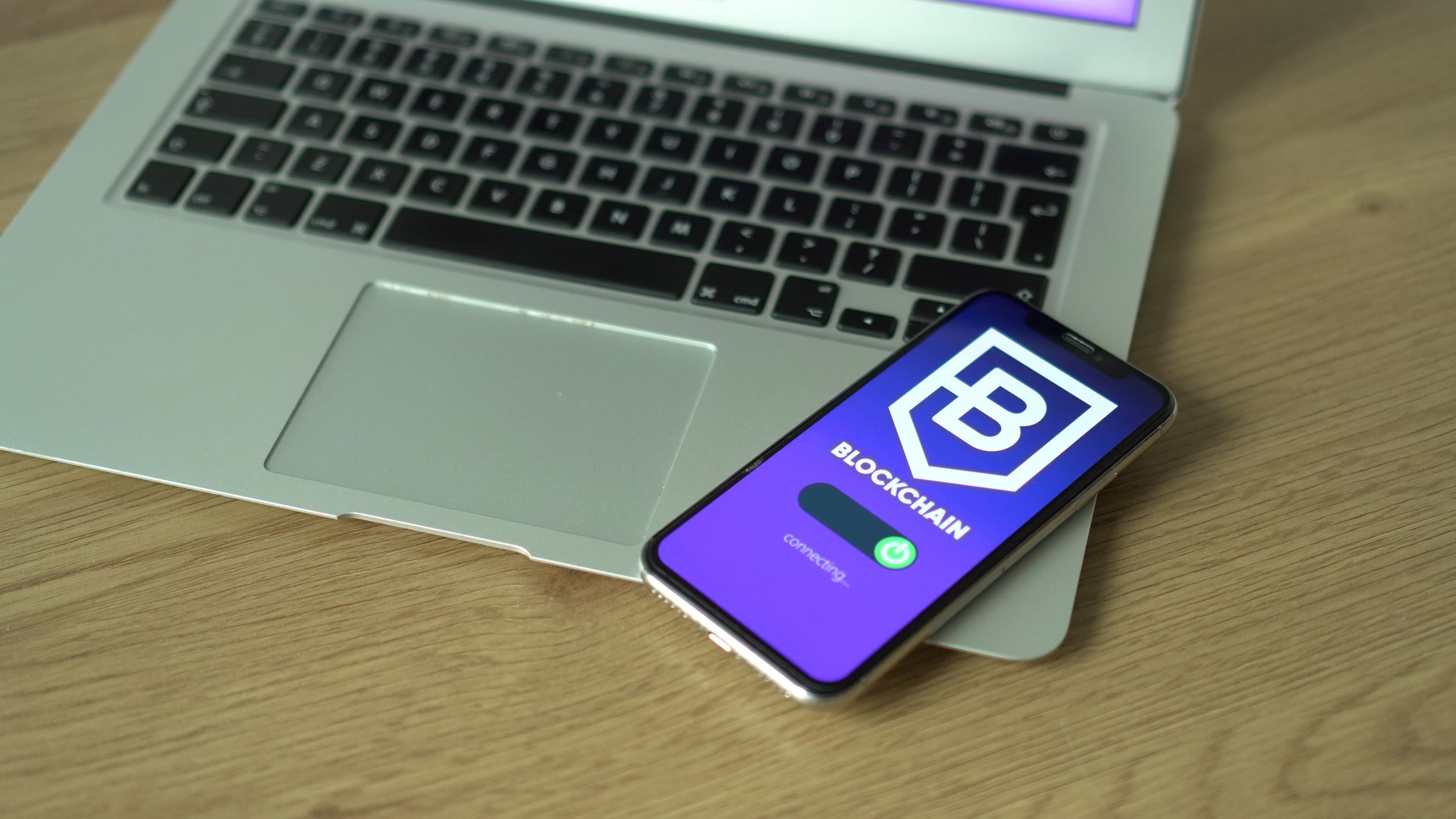 Jak uruchomić VPN w telefonie? Konfiguracja Android i iOS